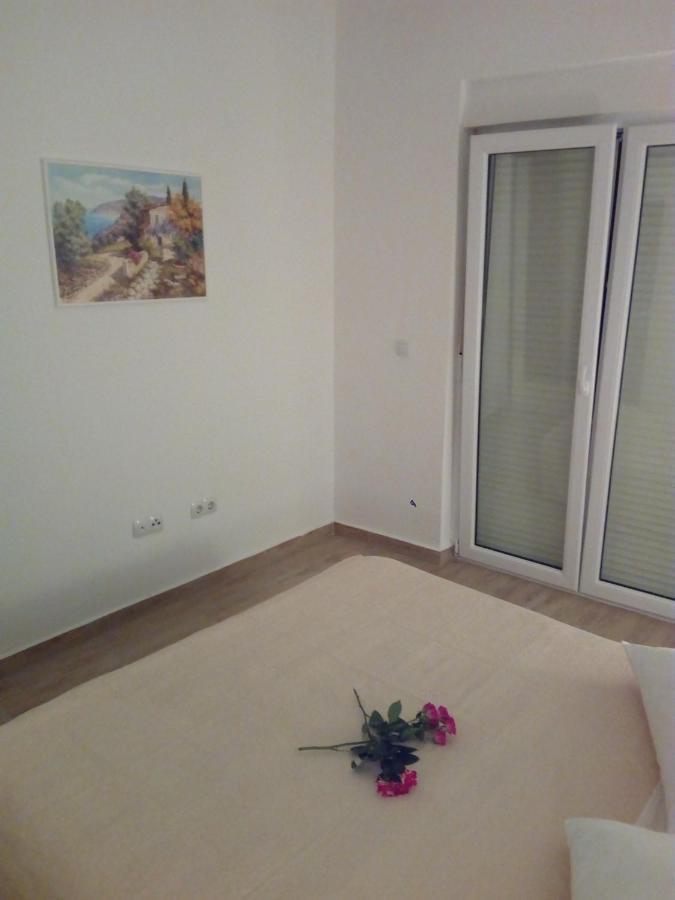 Apartment On The Beach Lokva Rogoznica Esterno foto