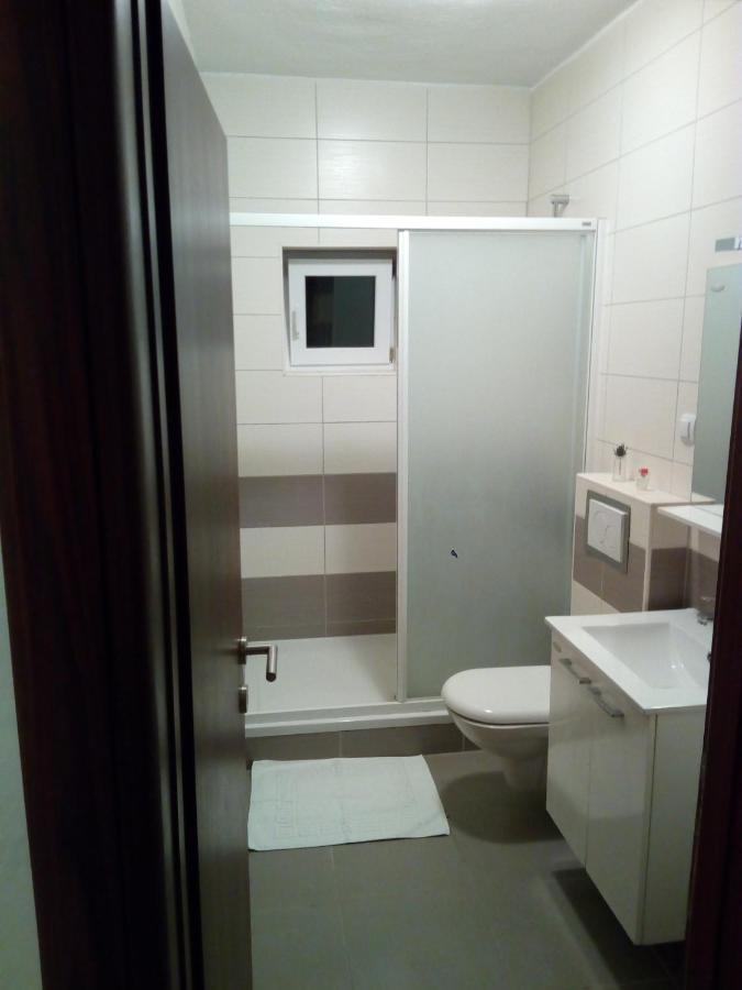 Apartment On The Beach Lokva Rogoznica Esterno foto